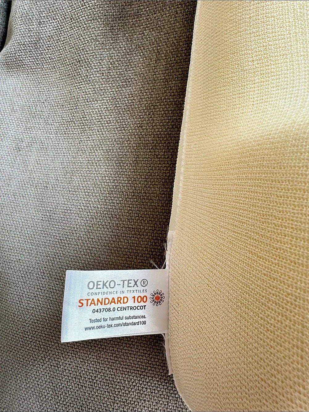 Sleep & Glow Omnia Anti-Aging Pillow White & Gray - Picture 4 of 5